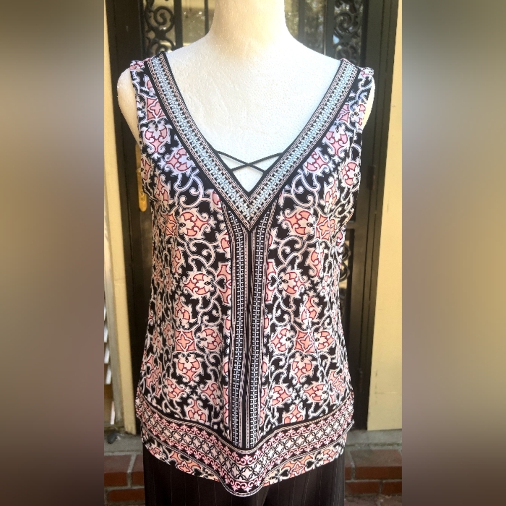 WHITE HOUSE BLACK MARKET Sleeveless V-Neck Front And Back Top Black & Pink